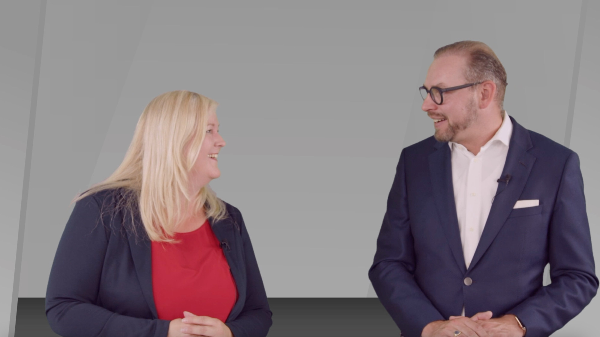 Inga Gauer, Filialdirektorin der KRAVAG, im Interview mit Tilman Freyenhagen