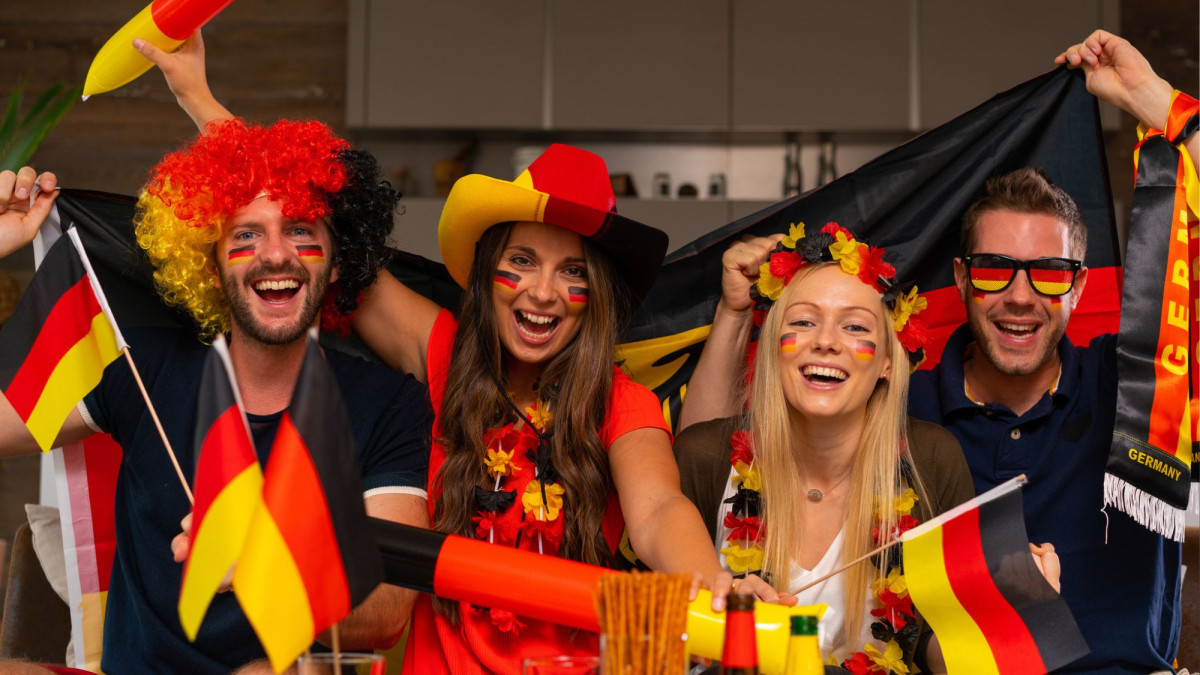 Fußballfans jubeln
